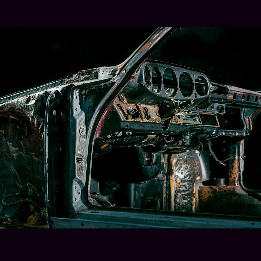 Photograph of deconstructed Porsche | Juan Fernando Ayora